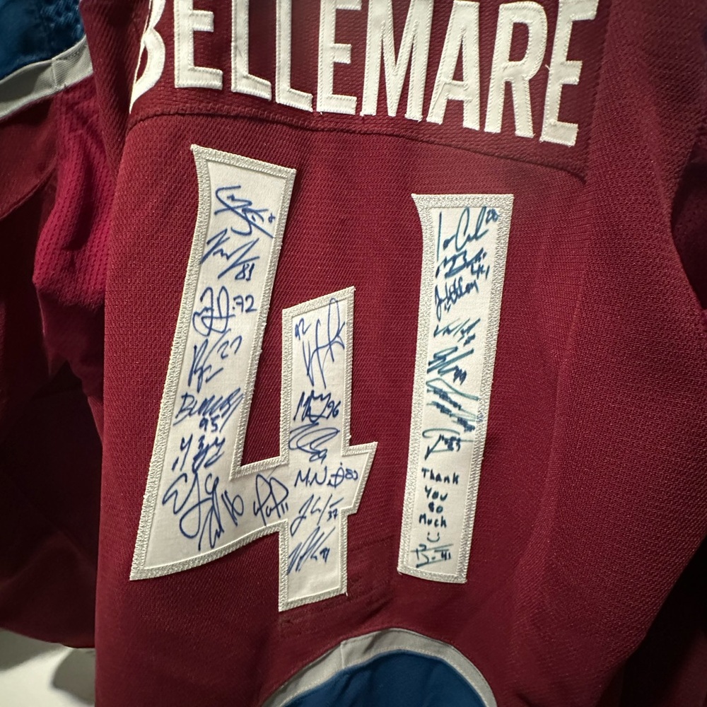 2018-2019 Colorado Avalanche Team Signed Jersey